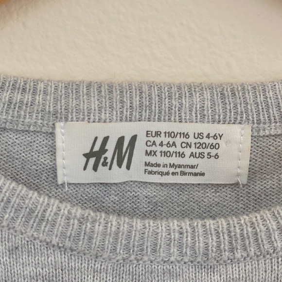 H&M Sequined Heart Sweater - Picture 4 of 4